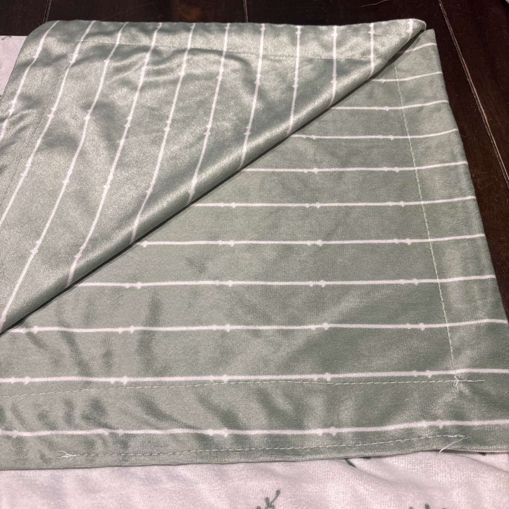 Lila & Jack Baby Blanket Reversible Green Leaves - White/Green Striped 40x30 - Picture 4 of 4